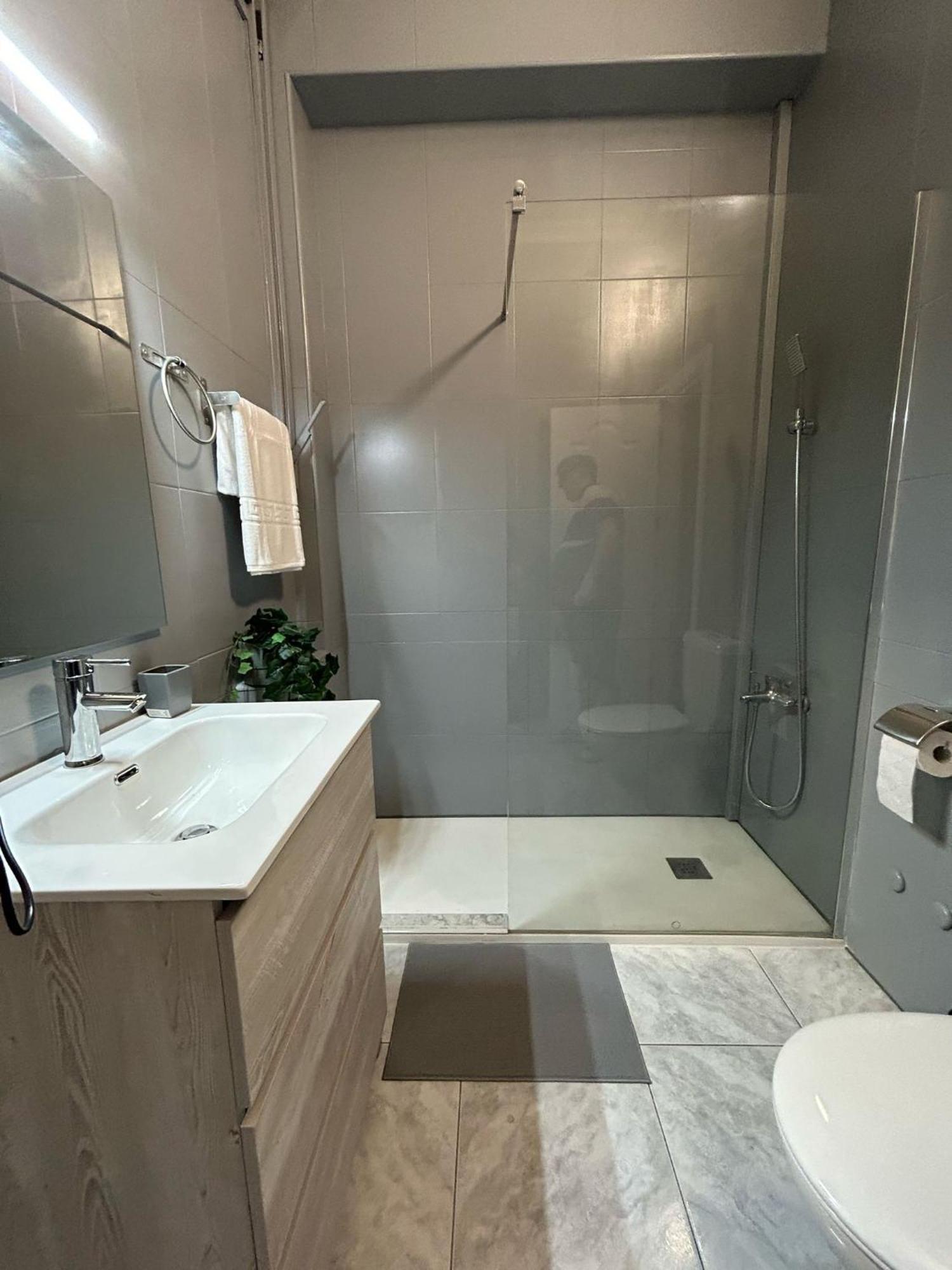 Basement Apartment ซานบาร์โตโลเม ภายนอก รูปภาพ